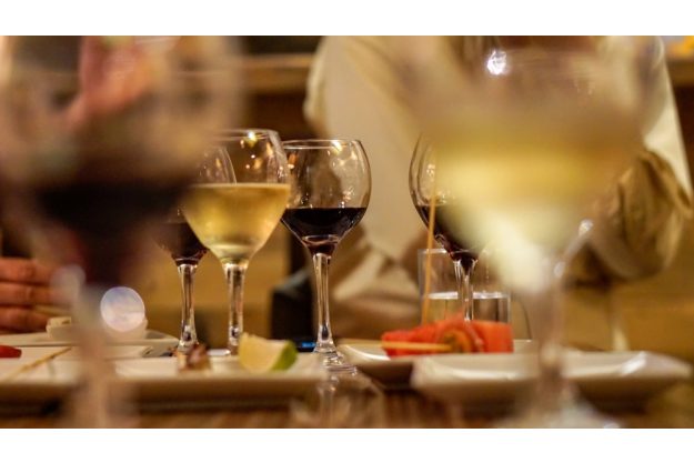 Wein-Tasting Hamburg: verschiedene Weine verkosten