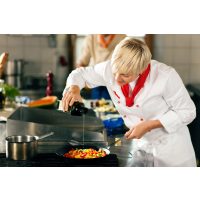 Teambuilding-Kochkurs Hamburg - Soße verfeinern