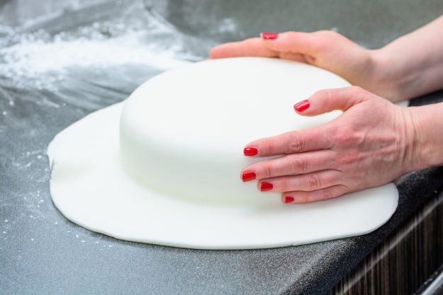 Backkurs Dresden – mintfarbender Fondant