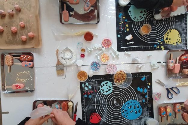 Backkurs München – Kuchenlollies backen