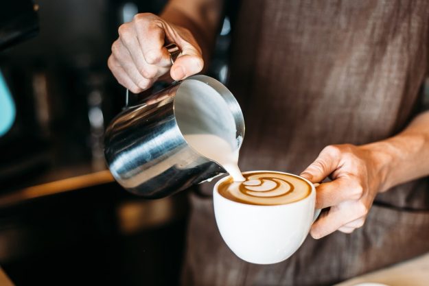 Barista-Kurs Mannheim - Latte Art mit Milchschaum