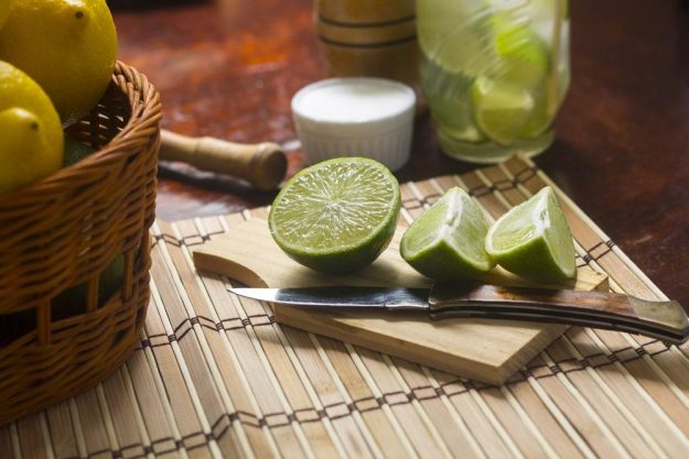 Cocktailkurs München: Limetten für Caipirinha