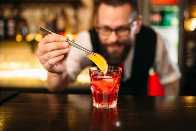 Cocktailkurs Würzburg – Garnieren will gelernt sein