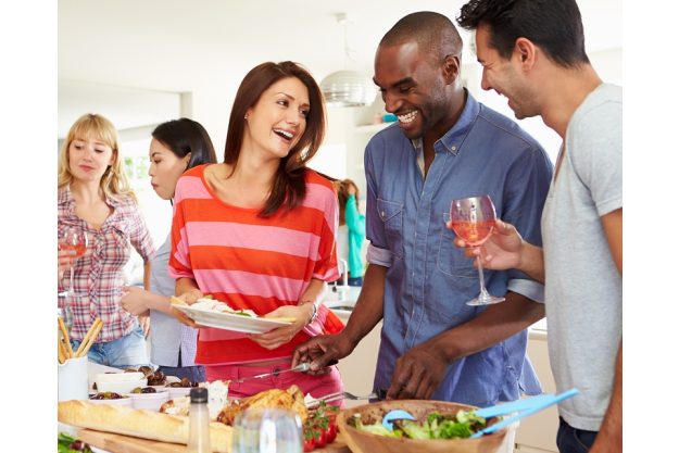 Firmenfeier Essen mit Küchenparty - Kollegen kochen