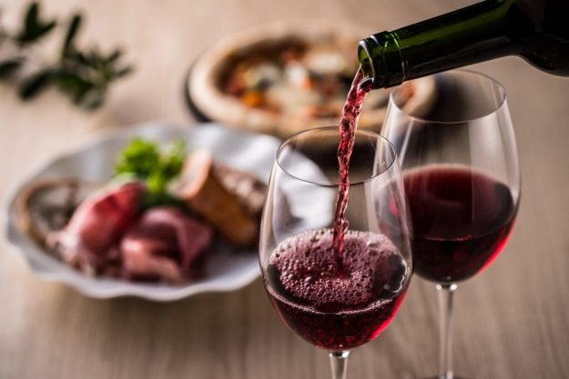 französischer Kochkurs München: Rotwein zum Essen