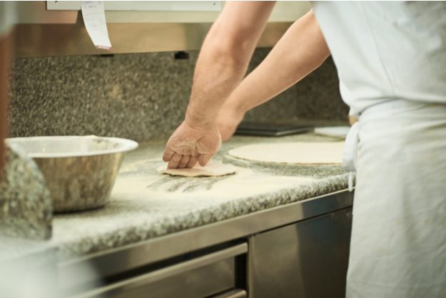 Kochkurs bei Herrmannsdorfer Glonn – Pizza knreten