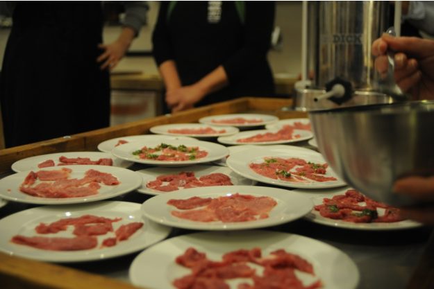 Kochkurs bei Herrmannsdorfer Glonn – Teller vorbereiten