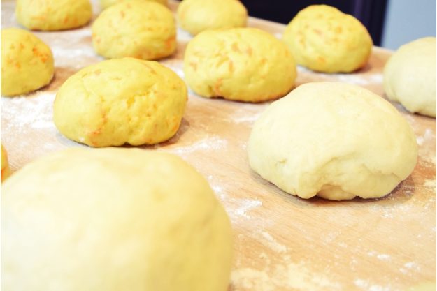 Kochkurs Online – Dampfnudel Teigrohlinge