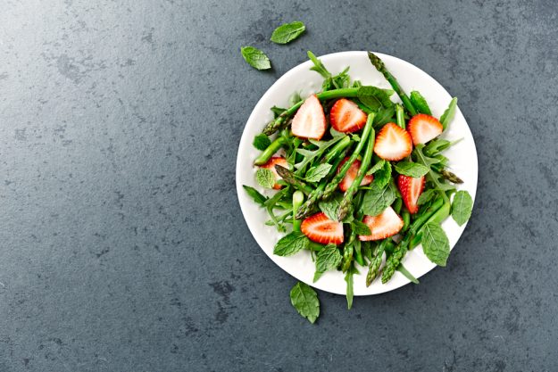 Kochkurs Schwerte – Erdbeer-Spargel-Salat