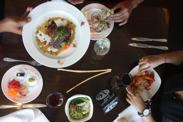 Kulinarische Stadtführung Hamburg - gedeckter Tisch
