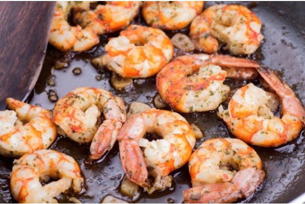 Saisonaler Kochkurs München – Scampi Pfanne