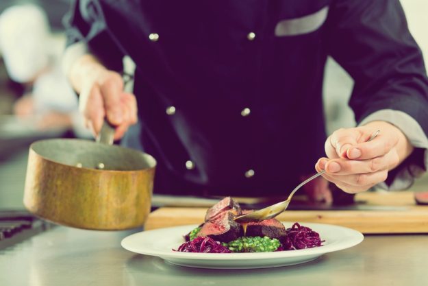 Saucen-Kochkurs Neumünster – mit Sauce ein Gericht anrichten