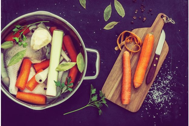 Saucen-Kochkurs Neumünster – eine Brühe kochen