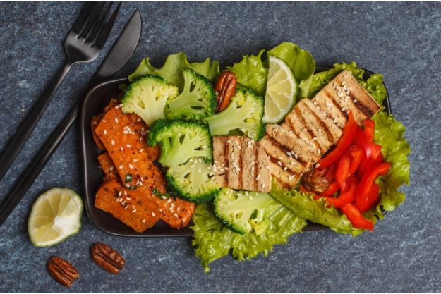 Veganer Kochkurs Berlin – Salat mit Brokkoli