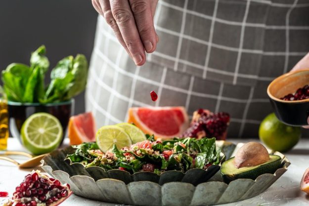 Vegetarischer Kochkurs München – Salat und Granatapfelkerne