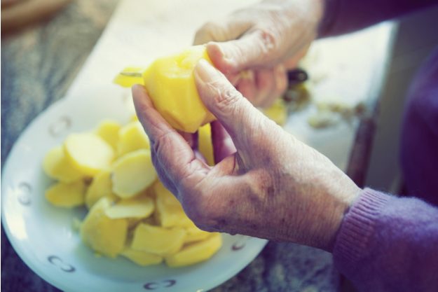 Vegetarischer Kochkurs Stuttgart – Kartoffeln schneiden