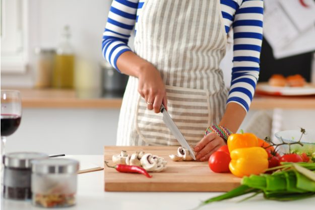 Vegetarischer Kochkurs in Stuttgart – Pilze schneiden
