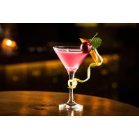 Cocktailkurs Würzburg – elegant dekorierter Drink