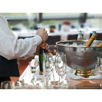 Incentive Stuttgart mit Golfschnupperkurs - Sekt entkorken