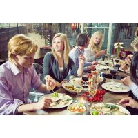 Kochkurs Wuppertal – Gruppe beim Essen