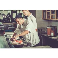 Männer-Kochkurs Neumünster – Männer beim Kochen