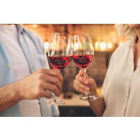 Weinprobe Frankfurt - miteinander anstoßen