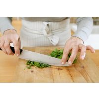 Wildkräuter-Kochkurs München – Kräuter hacken