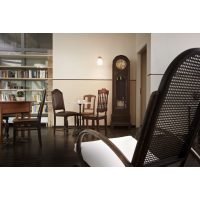 Kulinarische Stadtführung - antike Stühle