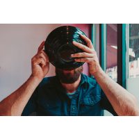 Asia-Kurs Bonn – Mann trinkt aus Suppenschüssel