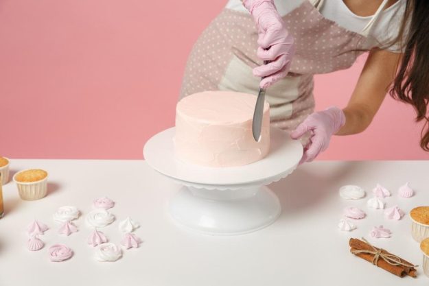 Tortenkurs Düsseldorf – Buttercreme glattstreichen