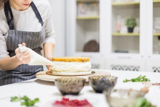 Tortenkurs Düsseldorf – füllen und verzieren