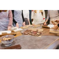 Schokoladen-Workshop Düsseldorf – Teilnehmerinnen mit fertigen Werken