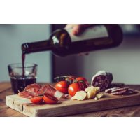 Kulinarische Stadtführung-Gutschein – Wein und Antipasti in ausgewählten Locations